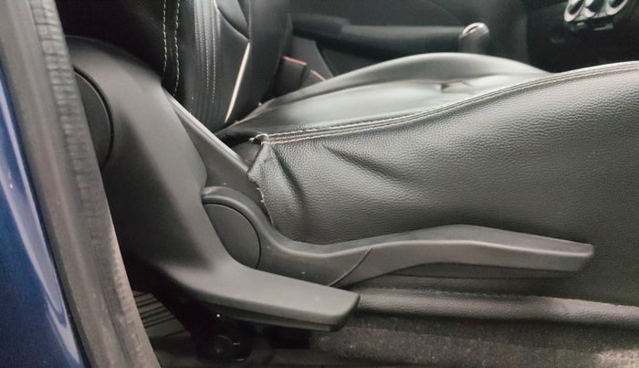 2019 Maruti Swift VXI, Petrol, Manual, 82,621 km, Driver Side Adjustment Panel