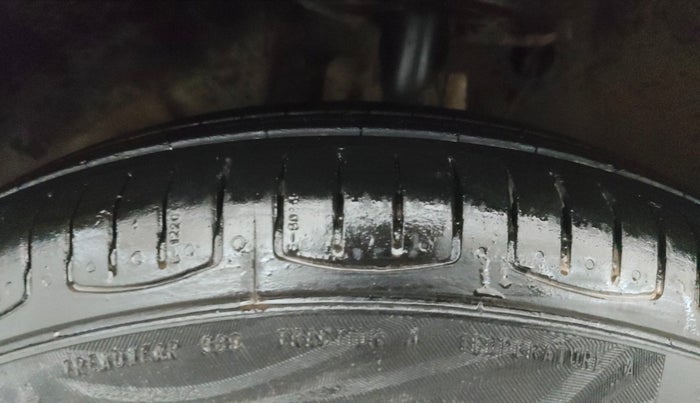 2019 Maruti Swift VXI, Petrol, Manual, 82,621 km, Left Front Tyre Tread