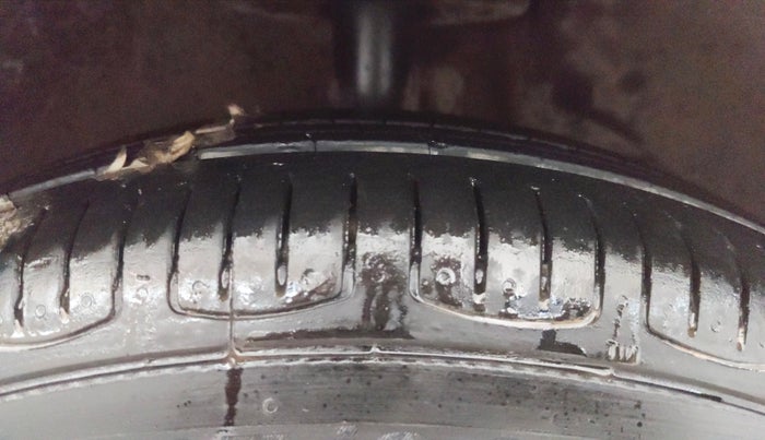 2019 Maruti Swift VXI, Petrol, Manual, 82,621 km, Right Front Tyre Tread