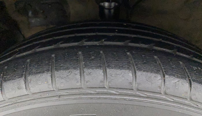2016 Hyundai Creta SX PLUS 1.6 PETROL, Petrol, Manual, 54,620 km, Left Front Tyre Tread