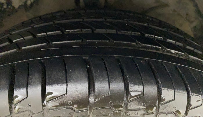 2015 Maruti Baleno ALPHA PETROL 1.2, Petrol, Manual, 69,031 km, Right Front Tyre Tread