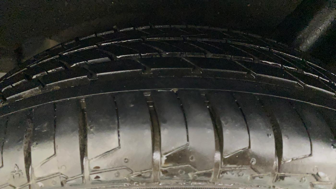 2015 Maruti Baleno ALPHA PETROL 1.2, Petrol, Manual, 69,031 km, Left Rear Tyre Tread