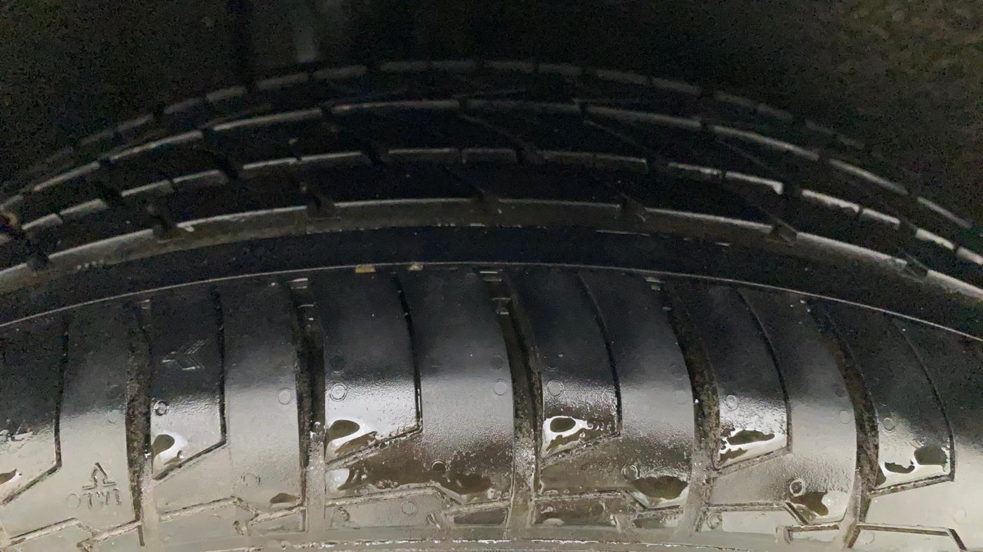 2015 Maruti Baleno ALPHA PETROL 1.2, Petrol, Manual, 69,031 km, Right Rear Tyre Tread