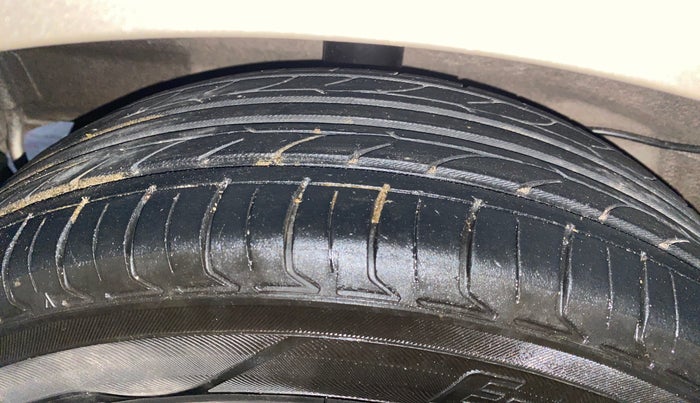 2020 Hyundai NEW SANTRO SPORTZ MT, Petrol, Manual, 1,20,427 km, Right Rear Tyre Tread