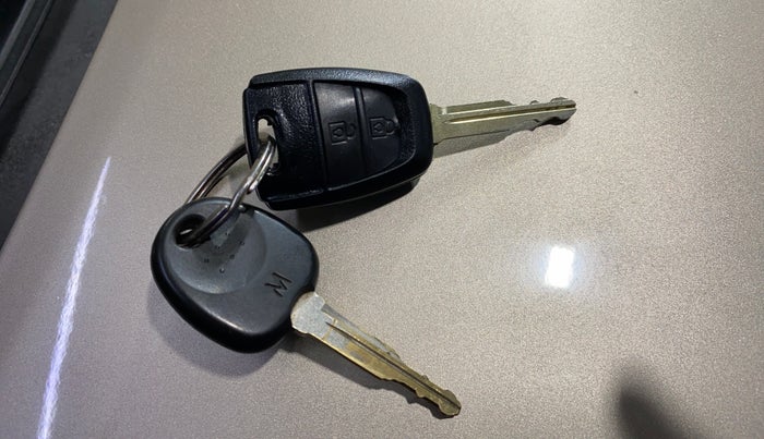 2020 Hyundai NEW SANTRO SPORTZ MT, Petrol, Manual, 1,20,427 km, Key Close Up