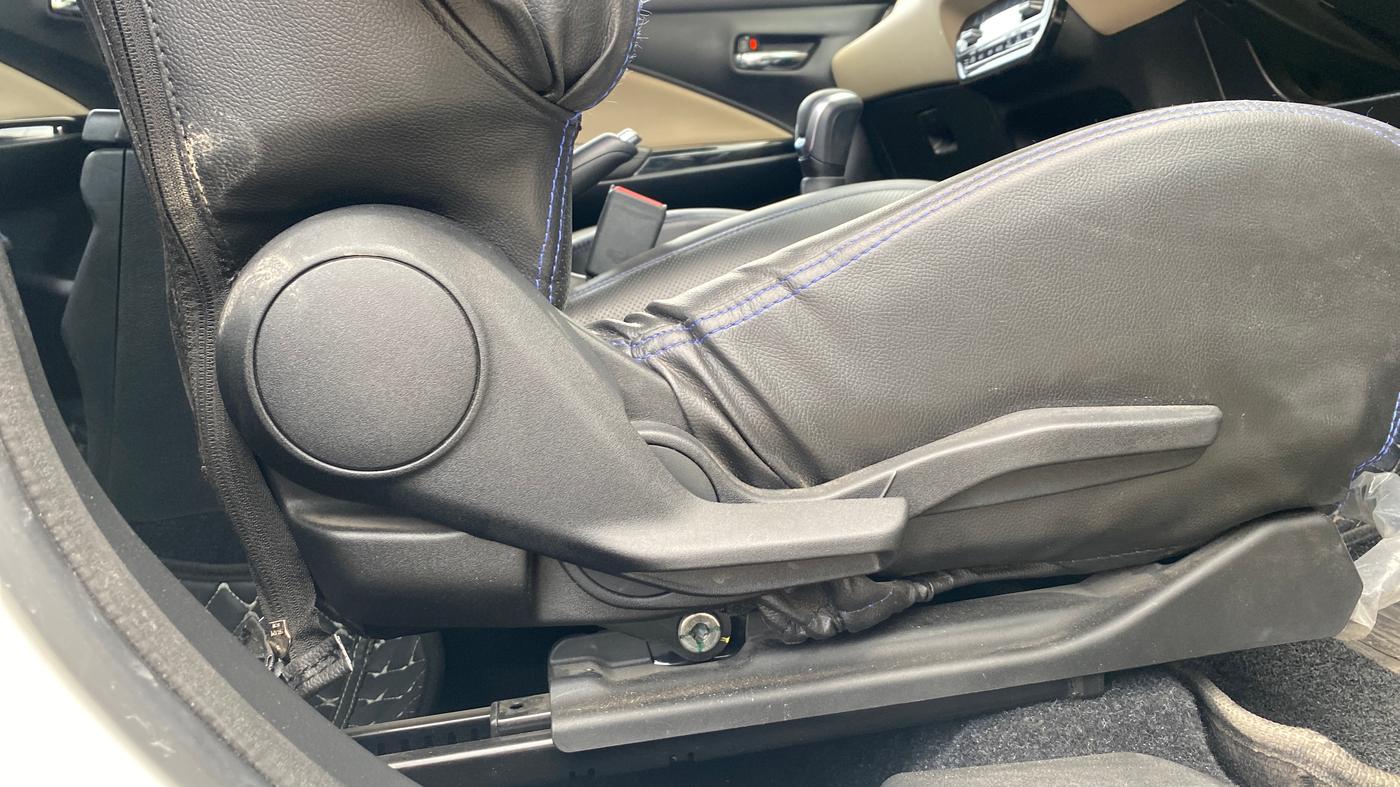 2024 Toyota Glanza G AMT, Petrol, Automatic, 10,086 km, Driver Side Adjustment Panel