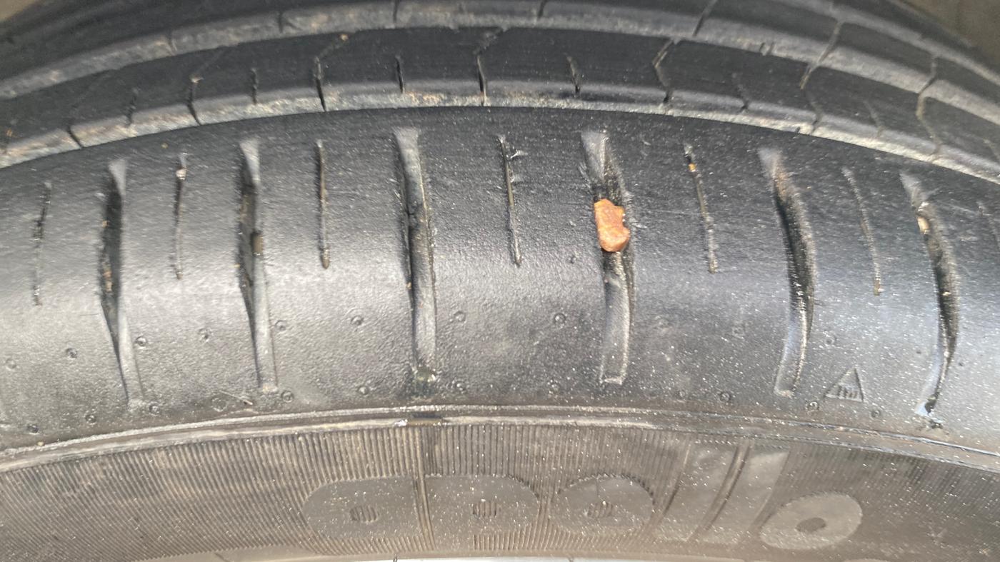 2024 Toyota Glanza G AMT, Petrol, Automatic, 10,086 km, Left Front Tyre Tread