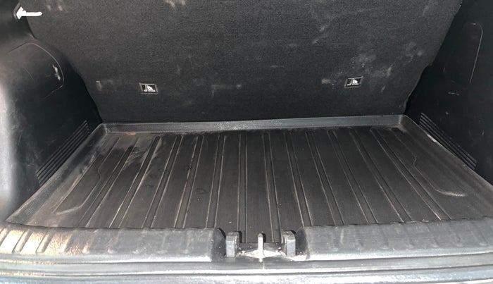 2021 KIA SONET HTX PLUS 1.0 IMT, Petrol, Manual, 64,263 km, Boot Inside