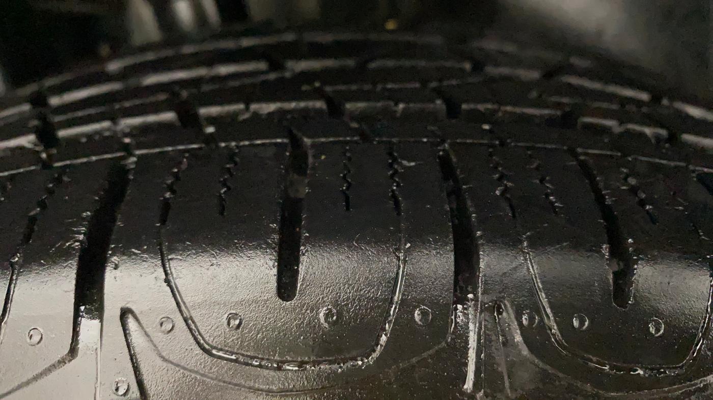 2018 Jeep Compass LIMITED (O) 1.4 PETROL AT, Petrol, Automatic, 22,351 km, Right Rear Tyre Tread