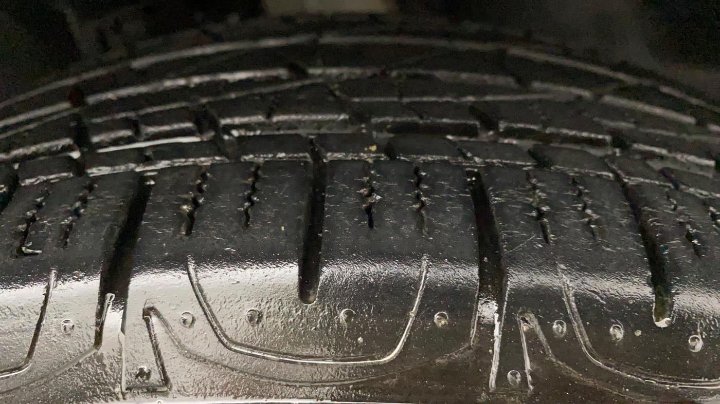 2018 Jeep Compass LIMITED (O) 1.4 PETROL AT, Petrol, Automatic, 22,351 km, Right Front Tyre Tread