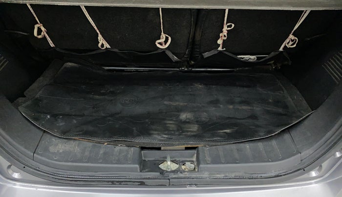 2015 Maruti Wagon R 1.0 VXI, Petrol, Manual, 83,510 km, Boot Inside