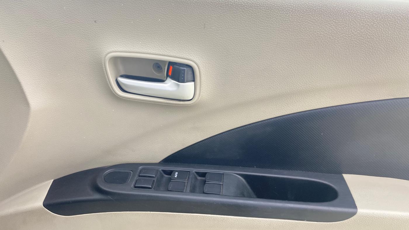 2017 Maruti Celerio VXI AMT, Petrol, Automatic, 42,395 km, Driver Side Door Panels Control