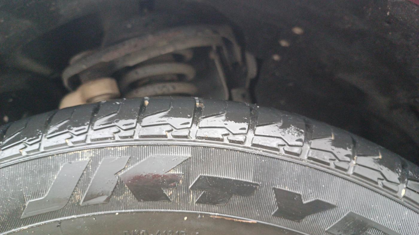2018 Mahindra MARAZZO M8 7 STR, Diesel, Manual, 90,208 km, Right Front Tyre Tread