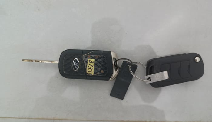 2018 Mahindra MARAZZO M8 7 STR, Diesel, Manual, 90,150 km, Key Close Up