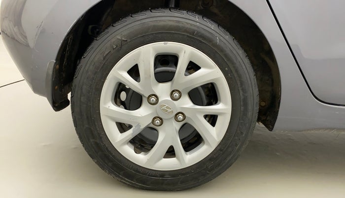 2018 Hyundai Grand i10 SPORTZ 1.2 KAPPA VTVT, CNG, Manual, 66,353 km, Right Rear Wheel