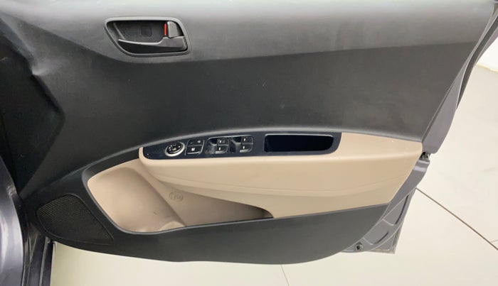 2018 Hyundai Grand i10 SPORTZ 1.2 KAPPA VTVT, CNG, Manual, 66,353 km, Driver Side Door Panels Control