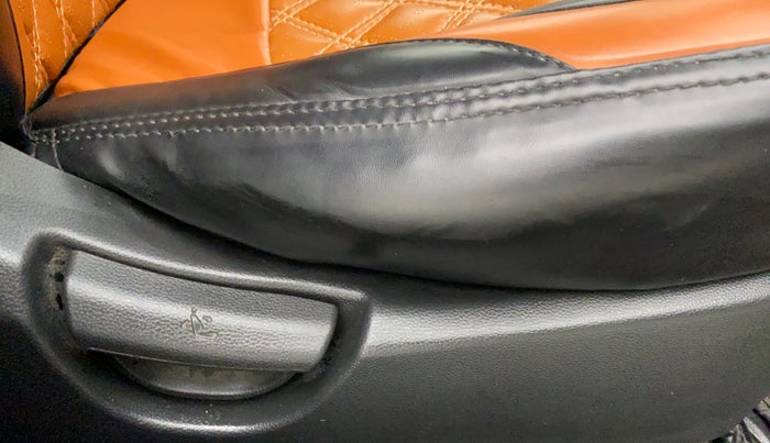 2018 Hyundai Grand i10 SPORTZ 1.2 KAPPA VTVT, CNG, Manual, 66,353 km, Driver Side Adjustment Panel