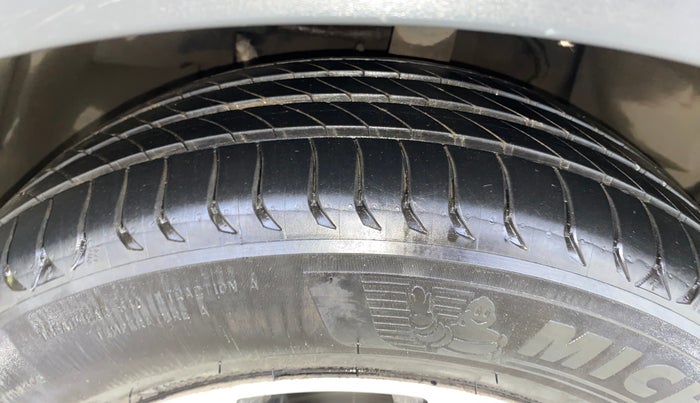 2020 Tata NEXON XZA PLUS (O) PETROL DUAL TONE, Petrol, Automatic, 60,456 km, Left Front Tyre Tread