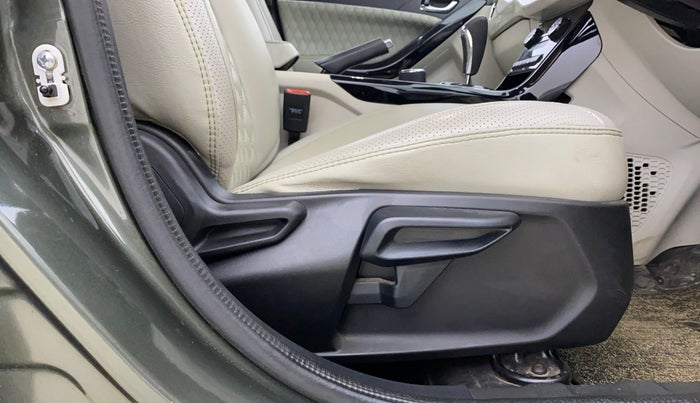 2020 Tata NEXON XZA PLUS (O) PETROL DUAL TONE, Petrol, Automatic, 60,456 km, Driver Side Adjustment Panel