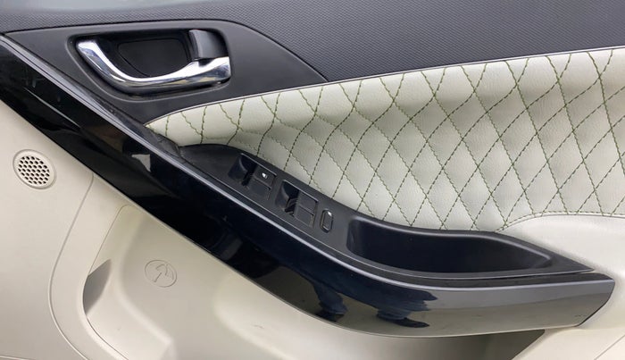 2020 Tata NEXON XZA PLUS (O) PETROL DUAL TONE, Petrol, Automatic, 60,456 km, Driver Side Door Panels Control