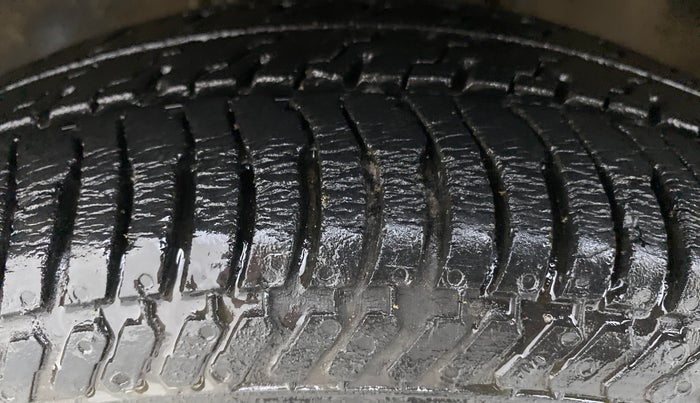 2019 Maruti Alto K10 VXI, CNG, Manual, 27,149 km, Left Front Tyre Tread