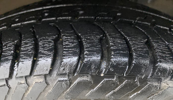 2019 Maruti Alto K10 VXI, CNG, Manual, 27,149 km, Right Front Tyre Tread