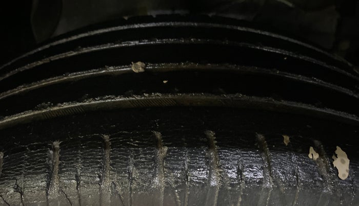 2018 Maruti Vitara Brezza ZDI, Diesel, Manual, 75,894 km, Right Front Tyre Tread