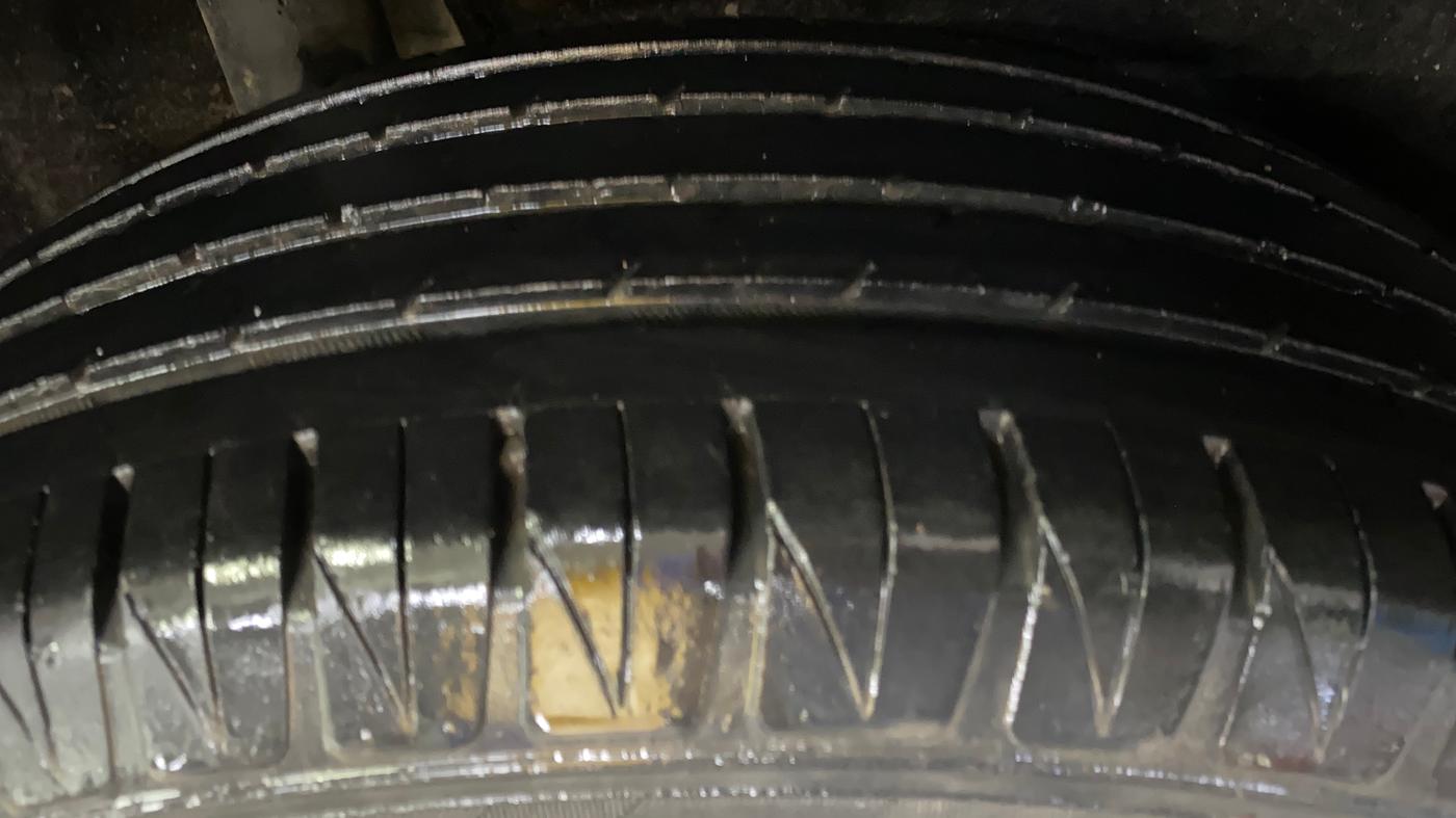 2018 Maruti Vitara Brezza ZDI, Diesel, Manual, 75,894 km, Right Rear Tyre Tread