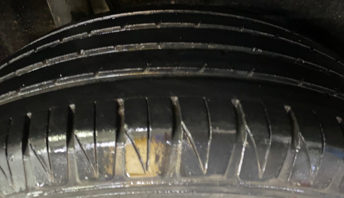 2018 Maruti Vitara Brezza ZDI, Diesel, Manual, 75,894 km, Right Rear Tyre Tread