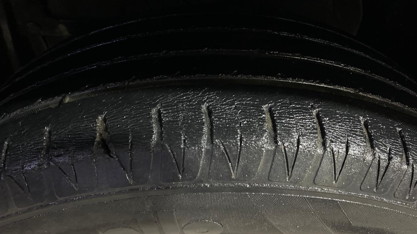 2018 Maruti Vitara Brezza ZDI, Diesel, Manual, 75,894 km, Left Front Tyre Tread