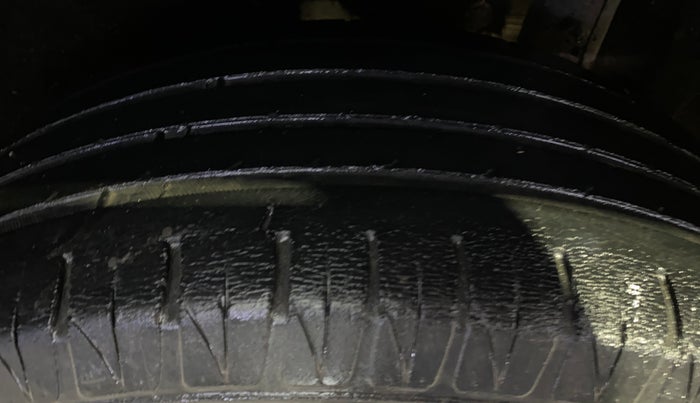 2018 Maruti Vitara Brezza ZDI, Diesel, Manual, 75,894 km, Left Rear Tyre Tread