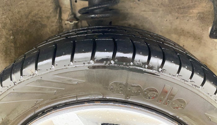 2016 Maruti Alto K10 VXI AMT, CNG, Automatic, 80,754 km, Right Front Tyre Tread