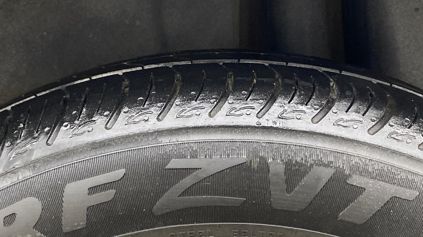 2021 Maruti Ciaz DELTA AT 1.5 SHVS PETROL, Petrol, Automatic, 63,593 km, Left Rear Tyre Tread