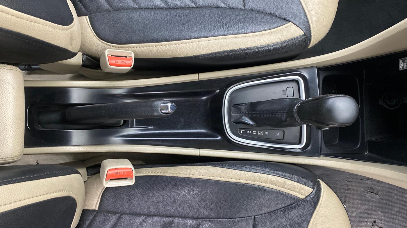 2021 Maruti Ciaz DELTA AT 1.5 SHVS PETROL, Petrol, Automatic, 63,593 km, Gear Lever