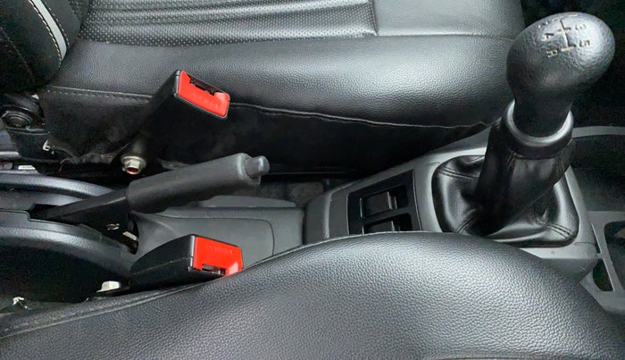 2018 Maruti Alto 800 LXI, Petrol, Manual, 32,279 km, Gear Lever