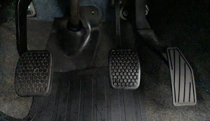 2018 Maruti Alto 800 LXI, Petrol, Manual, 32,279 km, Pedals