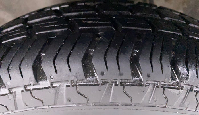 2018 Maruti Alto 800 LXI, Petrol, Manual, 32,279 km, Left Front Tyre Tread