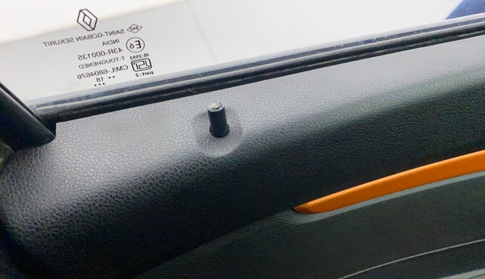 2018 Renault Kwid CLIMBER 1.0, Petrol, Manual, 24,046 km, Lock system - Door lock knob has minor damage