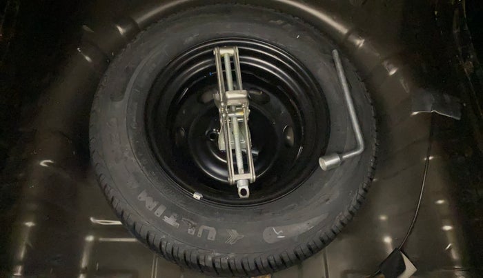 2018 Renault Kwid CLIMBER 1.0, Petrol, Manual, 24,046 km, Dicky (Boot door) - Tool missing