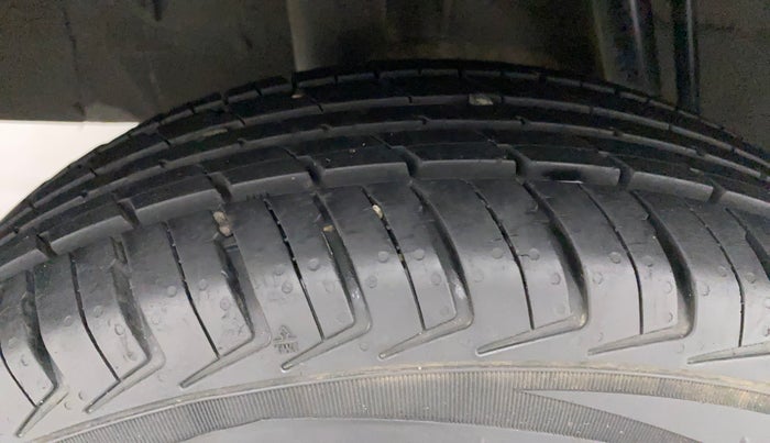 2018 Renault Kwid CLIMBER 1.0, Petrol, Manual, 24,046 km, Right Rear Tyre Tread
