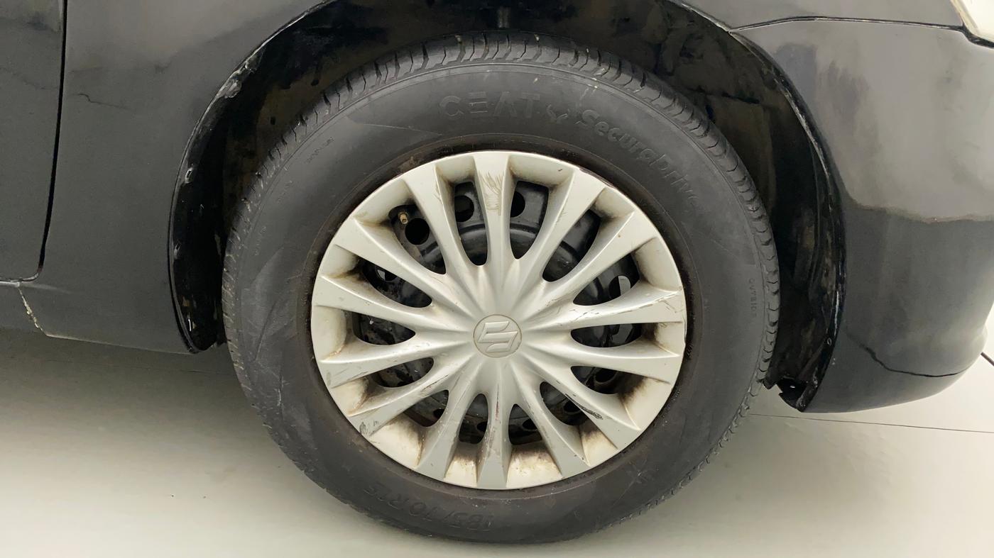 2016 Maruti Ciaz VXI, Petrol, Manual, 99,464 km, Right Front Wheel