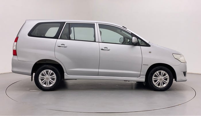 2013 Toyota Innova 2.5 GX 7 STR BS IV, Diesel, Manual, 64,869 km, Right Side
