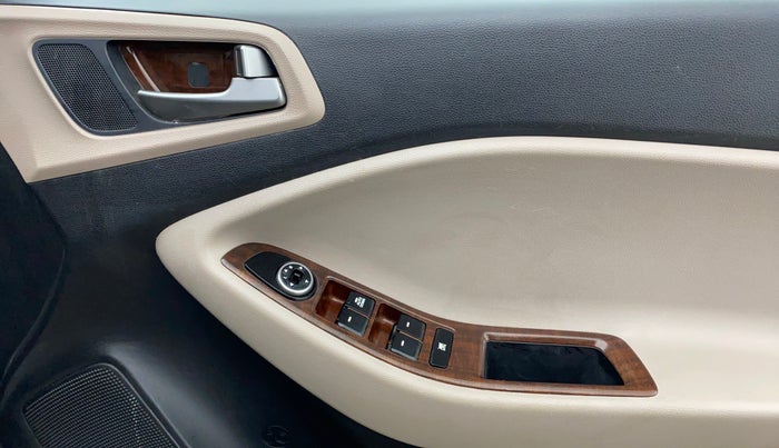 2016 Hyundai Elite i20 MAGNA 1.2, Petrol, Manual, 27,155 km, Driver Side Door Panels Control