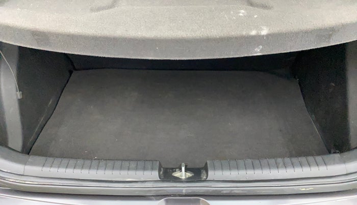 2016 Hyundai Elite i20 MAGNA 1.2, Petrol, Manual, 27,155 km, Boot Inside