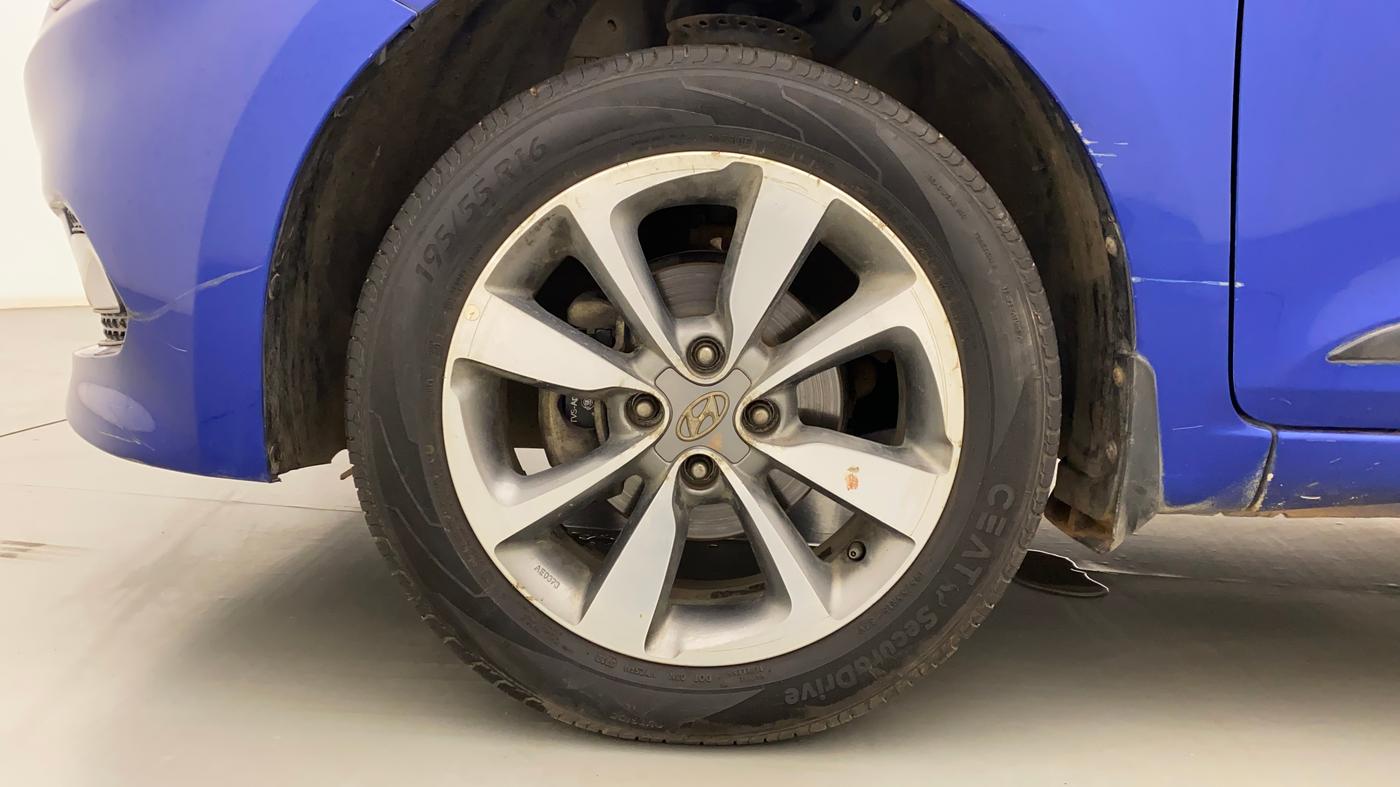 2015 Hyundai Elite i20 ASTA 1.2, Petrol, Manual, 1,02,238 km, Left Front Wheel