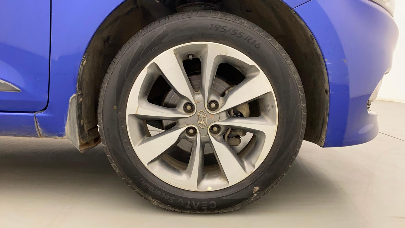 2015 Hyundai Elite i20 ASTA 1.2, Petrol, Manual, 1,02,238 km, Right Front Wheel