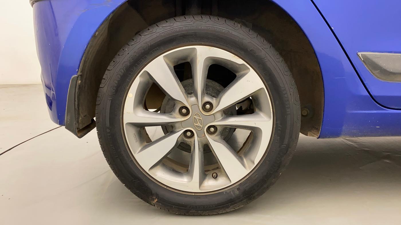 2015 Hyundai Elite i20 ASTA 1.2, Petrol, Manual, 1,02,238 km, Right Rear Wheel