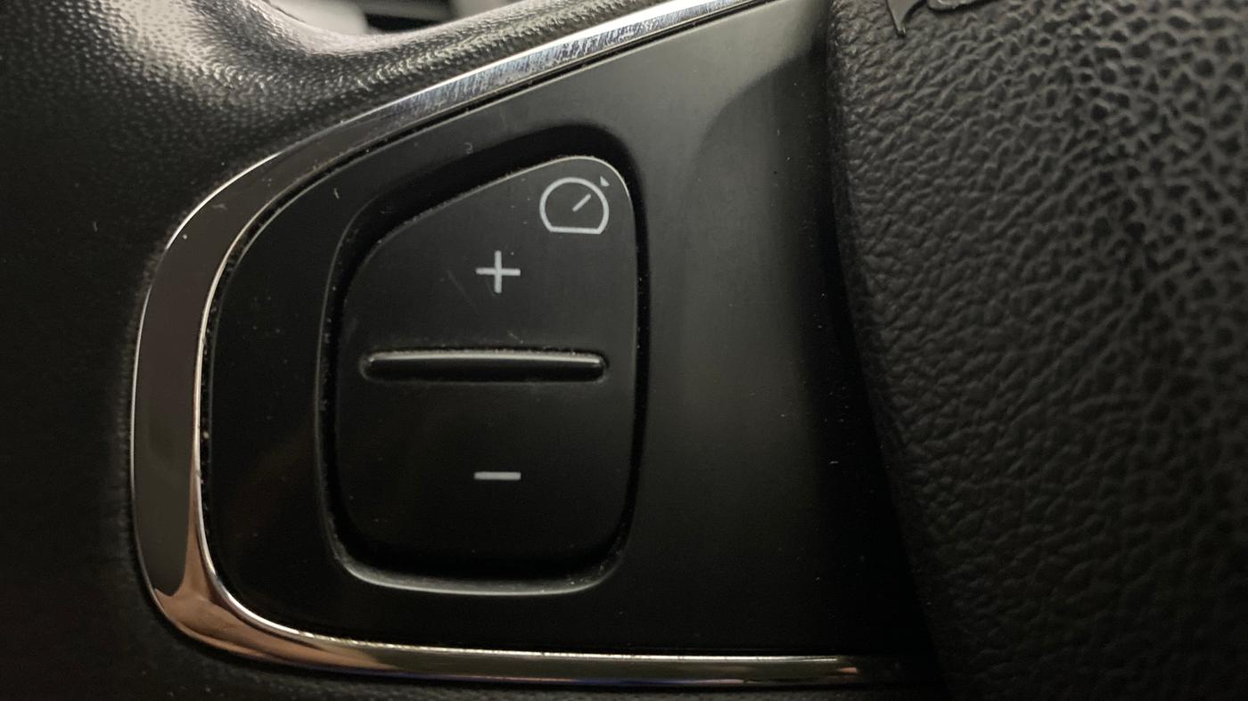 2018 Renault Captur PLATINE DIESEL DUAL TONE, Diesel, Manual, 1,03,432 km, Adaptive Cruise Control
