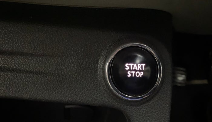 2018 Renault Captur PLATINE DIESEL DUAL TONE, Diesel, Manual, 1,03,432 km, Keyless Start/ Stop Button