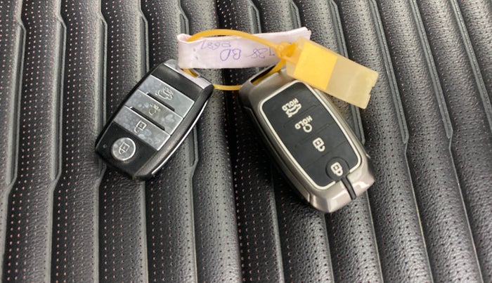 2021 KIA SONET GTX PLUS 1.0 DCT, Petrol, Automatic, 32,267 km, Key Close Up